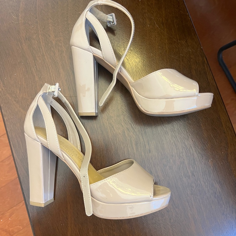 Chinese Laundry platform sandal